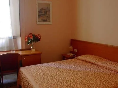 Emanuela Hostel Roma